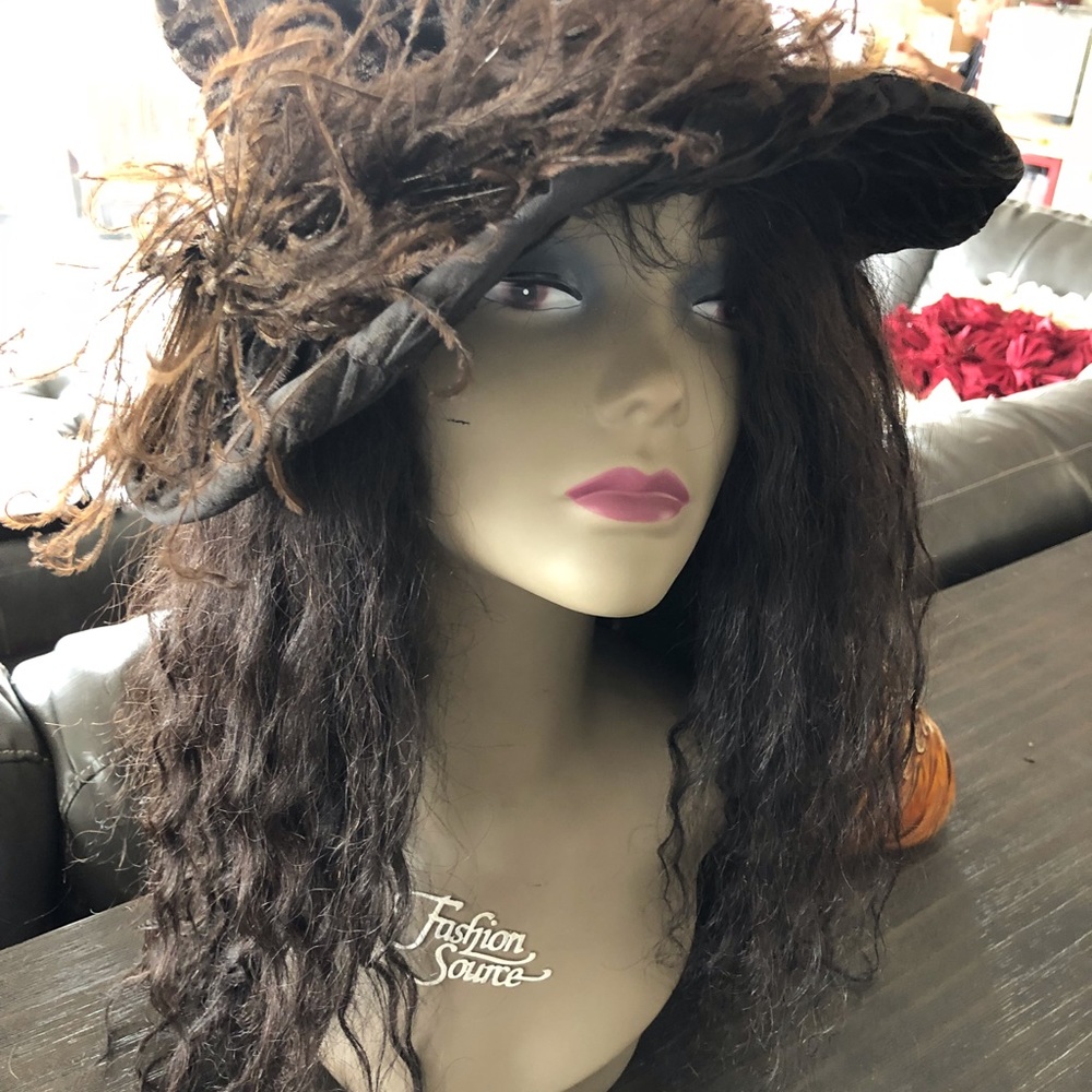 Vintage 1920’s velvet hat